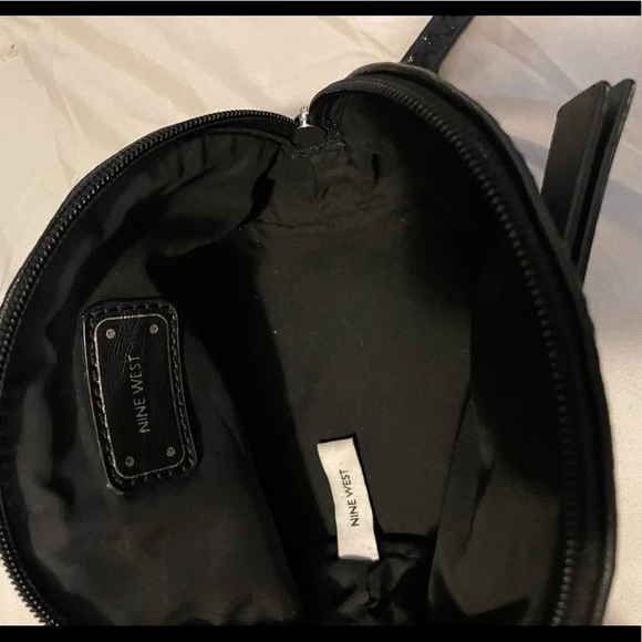 Nine West Wristlet Purse - Picture 4 of 6